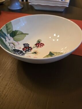 Portmeirion Decorative Berry Floral Serving Bowl - White